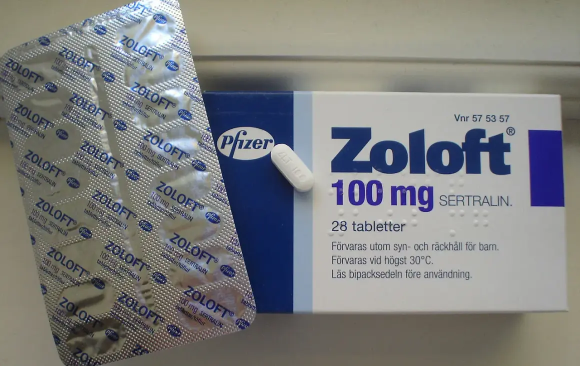 En förpackning och ett blister med Zoloft 100 mg sertralin, som kan hjälpa vid panikångest.